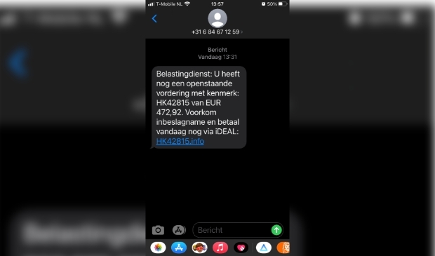 <p>Een voorbeeld van een vals sms-bericht zoals verstuurd aan een argeloze ontvanger. FOTO: Henk Hendrikx.</p>