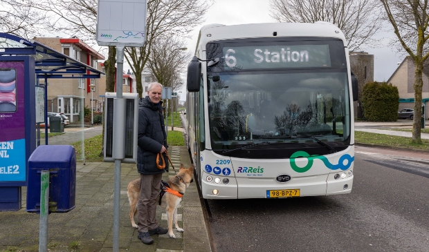 <p>Ingmar Boersma in actie tegen de versoberde bustijden in Zwolle.</p>