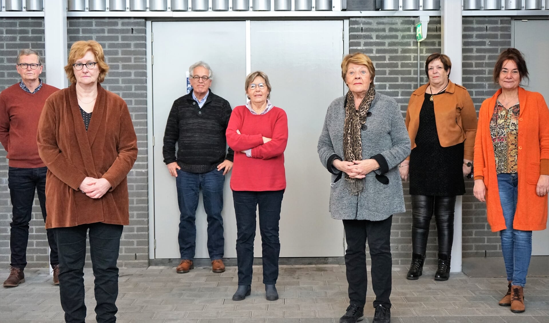 Op de foto coördinator Bernadette Verbiesen (Stichting Welzijn Hattem) en Ouderenadviseurs Remmer Fröling, Anne Mulder, Gerda Poortman, Joke Verlooy, Margreet Smits en Dinie Noordman.