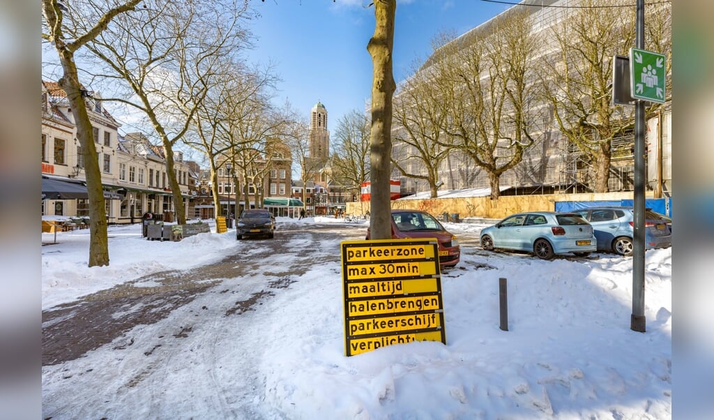 Grote Kerkplein Wordt Tijdelijk Extra Locatie Voor Kort Parkeren De