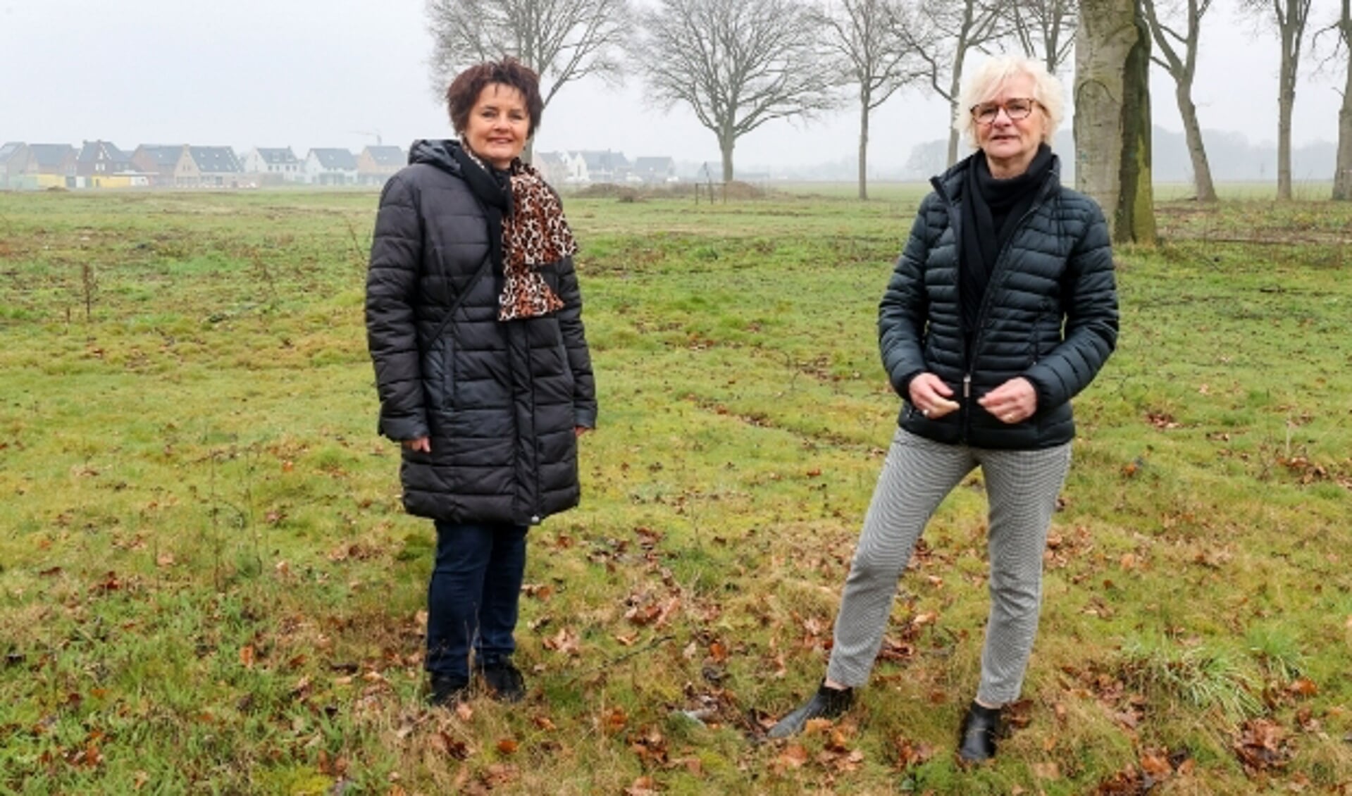 Anita Markovic (links) en Hanneke Overmars nemen deel aan het bijzondere project van levensloopbestendige woningen Boserf in Veldhoven. FOTO: Bert Jansen. 