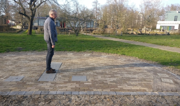 <p>De zonnewijzer in de Nooterhof is onlangs volledig gerenoveerd, in samenwerking met het Zone.college. </p>
