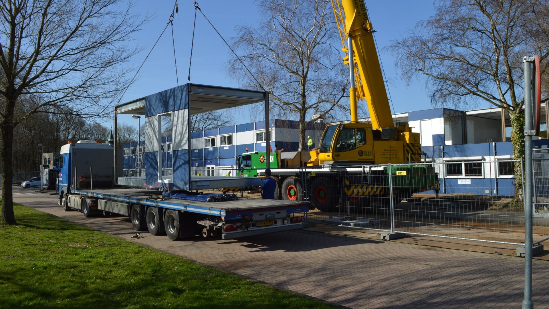 De locatie van de flexwoningen met het tijdelijke gemeentehuis.