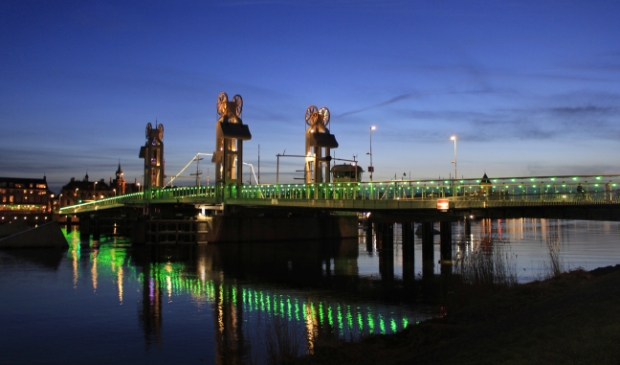 Stadsbrug Kampen earth hour.