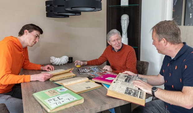 <p>Ruben de Velde, Marco Hellendoorn en Marcel Scholten (vlnr) doken in het verleden van PEC Zwolle.</p>