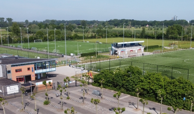 <p>De rechterkant van sportpark Jo van Marle, thuishaven van de oudste club van Zwolle.</p>