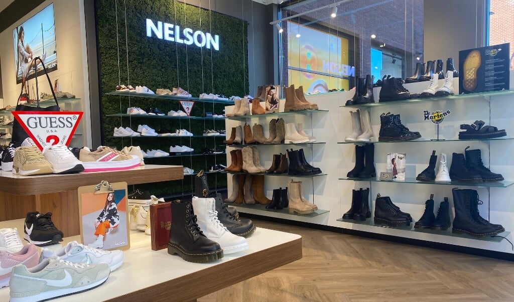 Verwisselbaar Toestand Geschiktheid Nelson Schoenen heropent in Dronten: „Vertrouwde winkel in nieuw jasje” -  De Drontenaar | Nieuws uit de regio Dronten