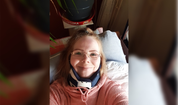 Een glimlach van Roos, ondanks de ellendige situatie.