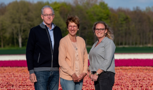 <p>Jack Dekker, Coby Dekker-van den Berg en Sara den Hertog.</p>