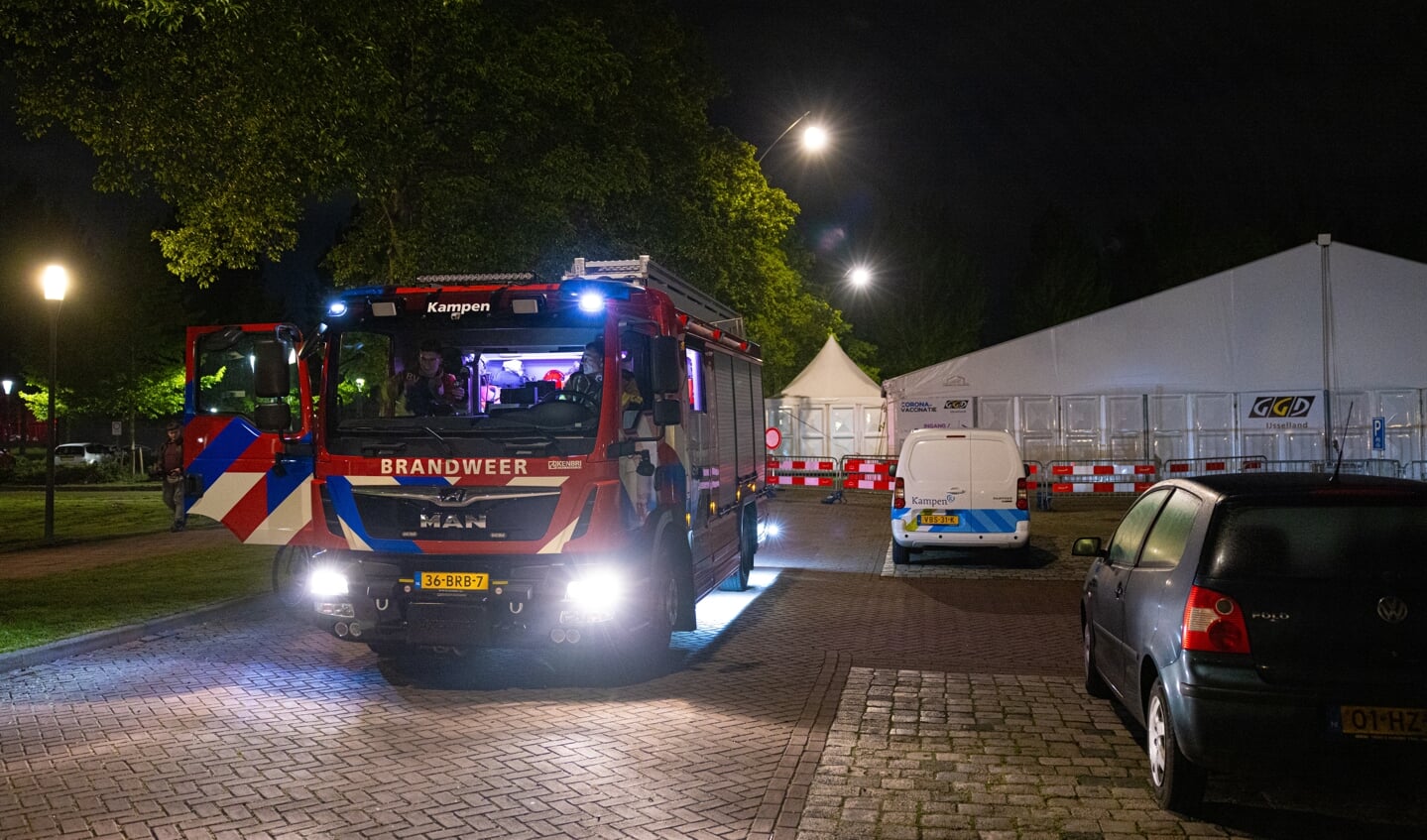 Politie en brandweer hebben het terrein afgezocht, maar konden niets vinden.