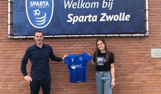 <p>Aanwinst Lisa Jansen met Remkes Pullen.</p>