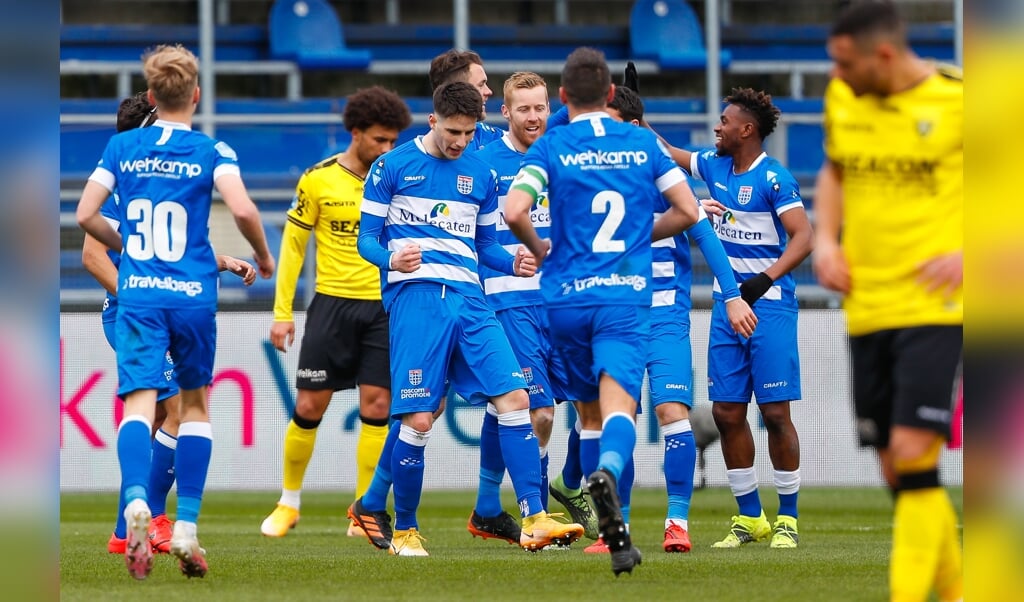 Slobodan Tedic maakte in de met 2-1 gewonnen wedstrijd tegen VVV zijn eerste doelpunt in dienst van PEC Zwolle.