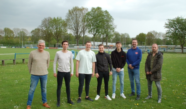<p>Vlnr: Runia, Van der Meulen, Keijzer, Landsman, Van Motman, Diender en Bakker. </p>
