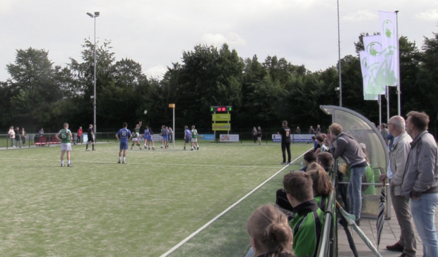 ASVD Korfbal heeft sinds vorig jaar een nieuw kunstgrasveld aan de Educalaan.