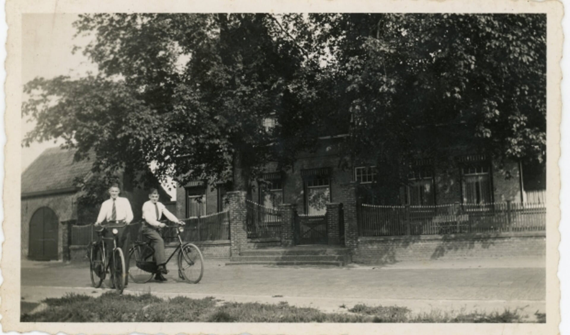 De Oude Pastorie uit 1778 op de hoek Pastorielaan/Dorpstraat in 1939.