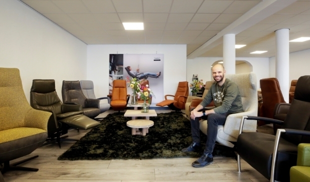 <p>Marco Brans opende onlangs zijn nieuwe zaak: Dit Zit in Riethoven. Foto: Jurgen van Hoof </p>