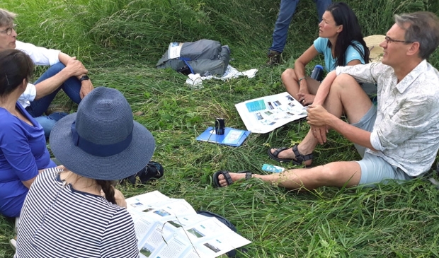 Li An Poah met bestuurders in gesprek over haar droom van een drinkbare IJssel