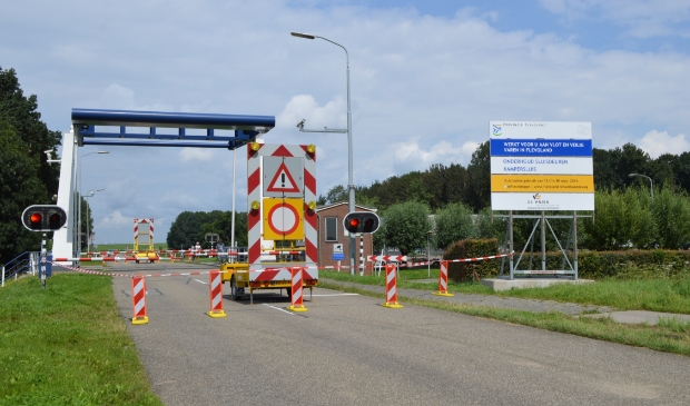 <p>Een vorige afsluiting van de Kampersluis.</p>