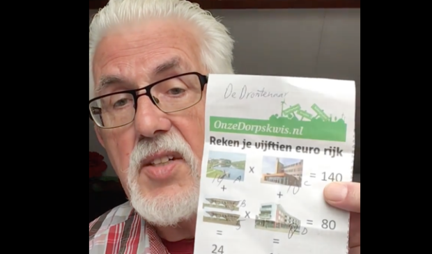 Doeke Dobma met de puzzel uit DeDrontenaar.nl.