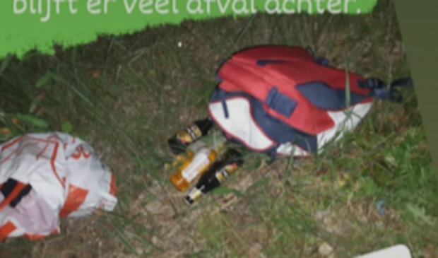 Achtergebleven troep op he Spijkstrand.