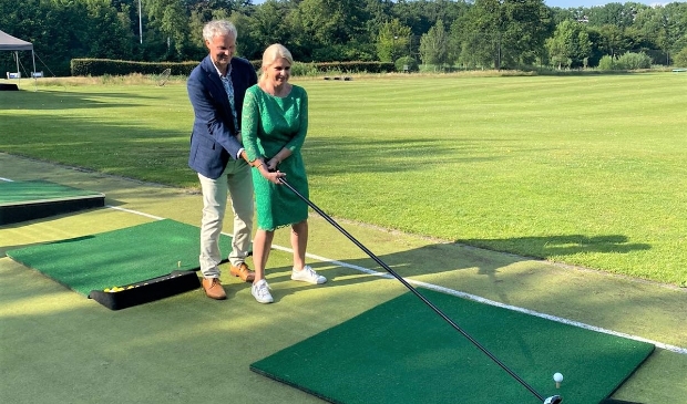het voorzittersduo voor het nieuwe Rotaryjaar, Brit van Rijssen en Jan Ras