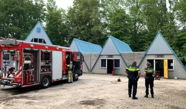 Brandweer en politie bij de Flevo-Scouts.