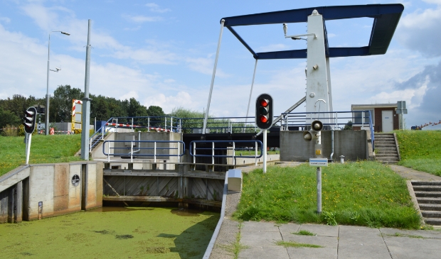Kampersluis bij Ketelhaven.