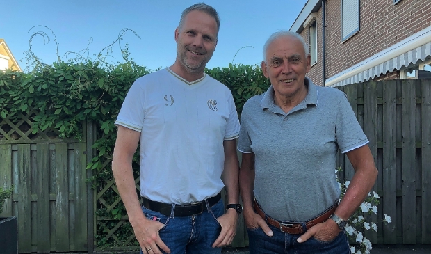 <p>Bredewold (r): "Die Chiellini vreet zo'n beetje de doelpaal er nog bij op."</p>