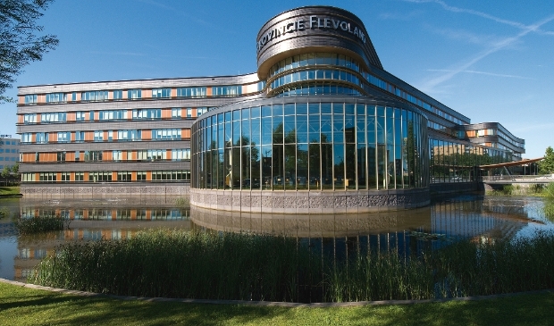 <p>Het provinciehuis in Lelystad.</p>