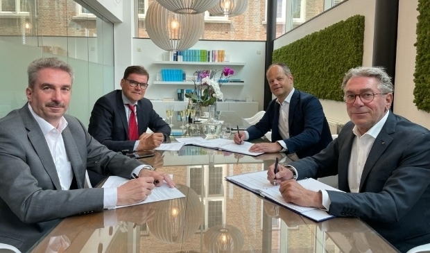 Kloksgewijs beginnend links onderin: Jo Lux, Robbert Bleeker, Olaf Janssen en Ger Lux