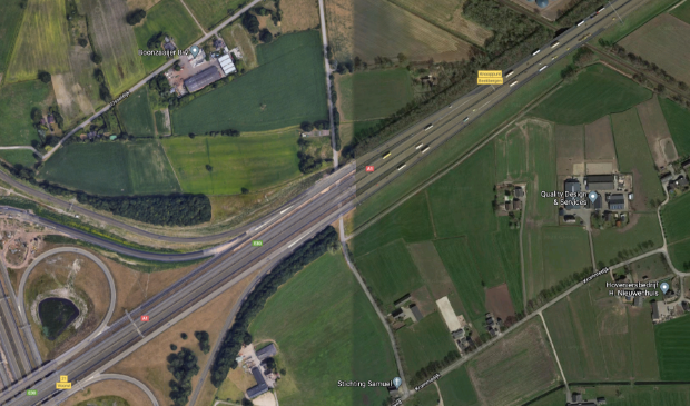 Percelen aan weerszijden van de A1 bij Beekbergen.