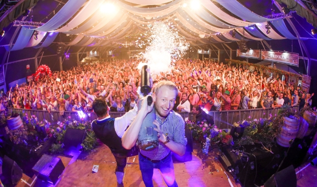 Een 'zusje' van het Oktoberfest in Dronten werd georganiseerd in 's Hertenogenbosch.