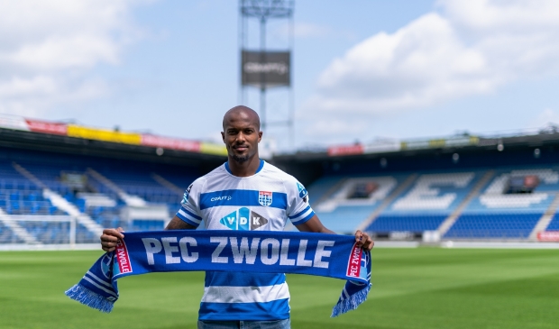 <p>Gervane Kastaneer is de nieuwste aanwinst van PEC Zwolle.</p>