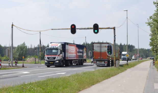 De tijdelijke stoplichten vlakbij Roggebot.