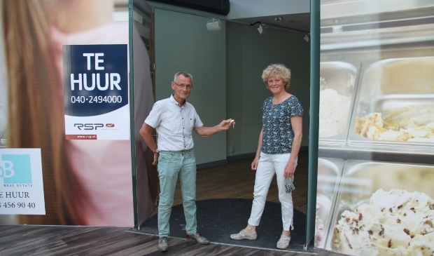 <p>Sleuteloverhandiging aan Veldhoven Duurzaam.</p>