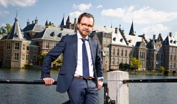 <p>Voormalig raadslid en wethouder in Veldhoven, Daan de Kort, heeft de lokale politiek verlaten. Hij streeft nu zijn ambities na als lid van de Tweede Kamer der Staten-Generaal. </p>
