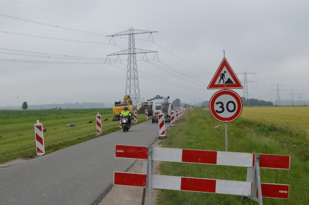 Werkzaamheden voor Windplan Blauw langs de Visvijverweg.