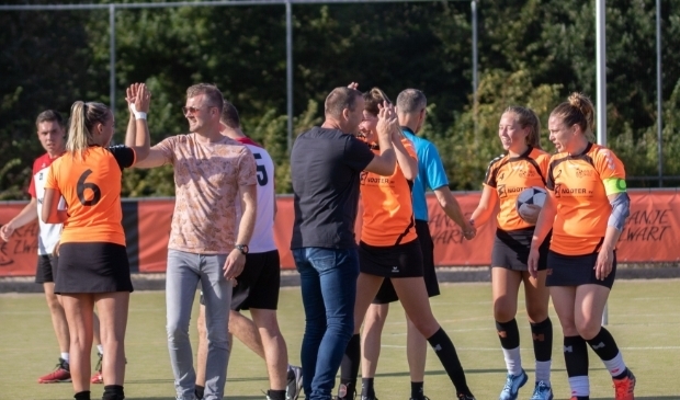 Selectie van Oranje Zwart na afloop van een wedstrijd