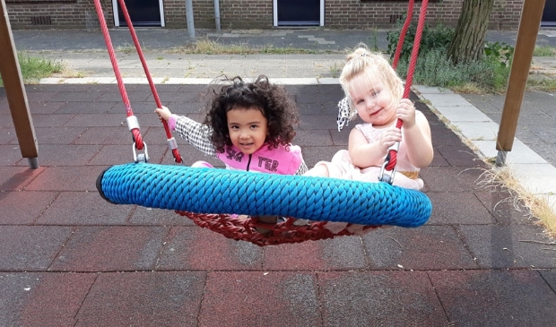 <p>Schoolvoorbeeld van integratie op een Brunneper schommel</p>