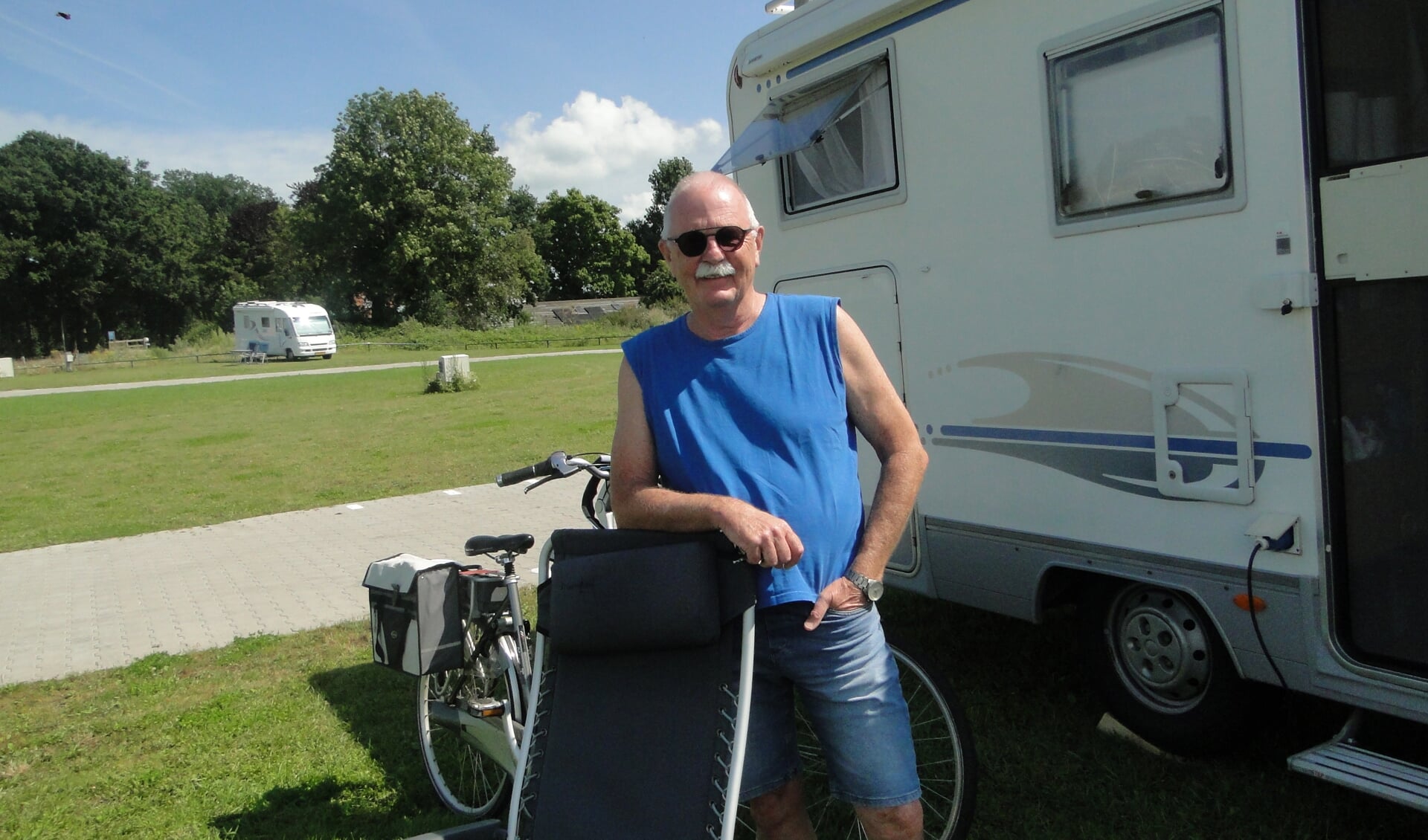 Willem Addink uit Almelo op de camperplaats.