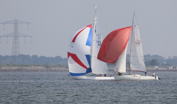 Zeilstrijd op het Ketelmeer.