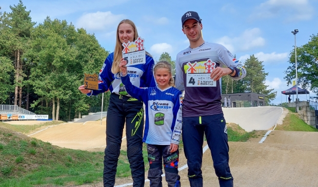 Vlnr: Celia Visch, Lauren Minnema en Elwin Remmerts