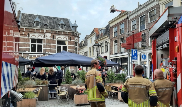 <p>De brand vond plaats op de Plantage. Deze foto is genomen vanaf de Botermarkt.</p>