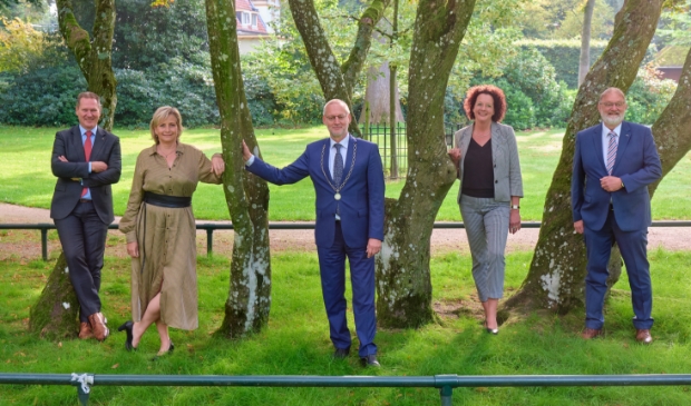 <p>Burgemeester en wethouders gemeente Epe © Fotografie: Martin Hogeboom</p>