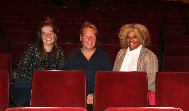 v.l.n.r. Anne van Huet Lindeman (klassiek geschoold), Marion Bluthard ( opgegroeid onder de rook van een operahuis in Stuttgart) en Gina Maria (roots in de musical maar tegenwoordig ‘verliefd’ op la Mascotte)