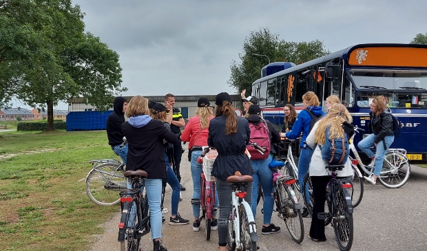 Fietsers van de hogeschool bij OFW.