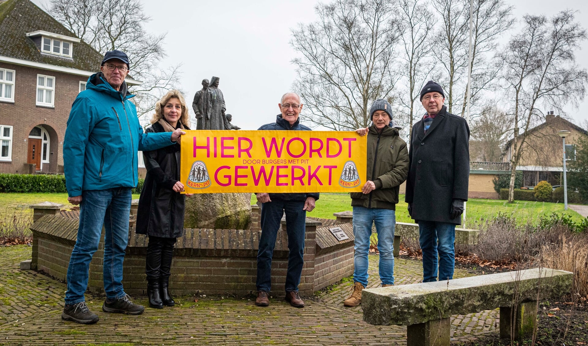 Van links naar rechts: Jan Kuit, Karin Huis in ‘t Veld, Herman Velner, Sjef Damhuis en Fokke Blaauw