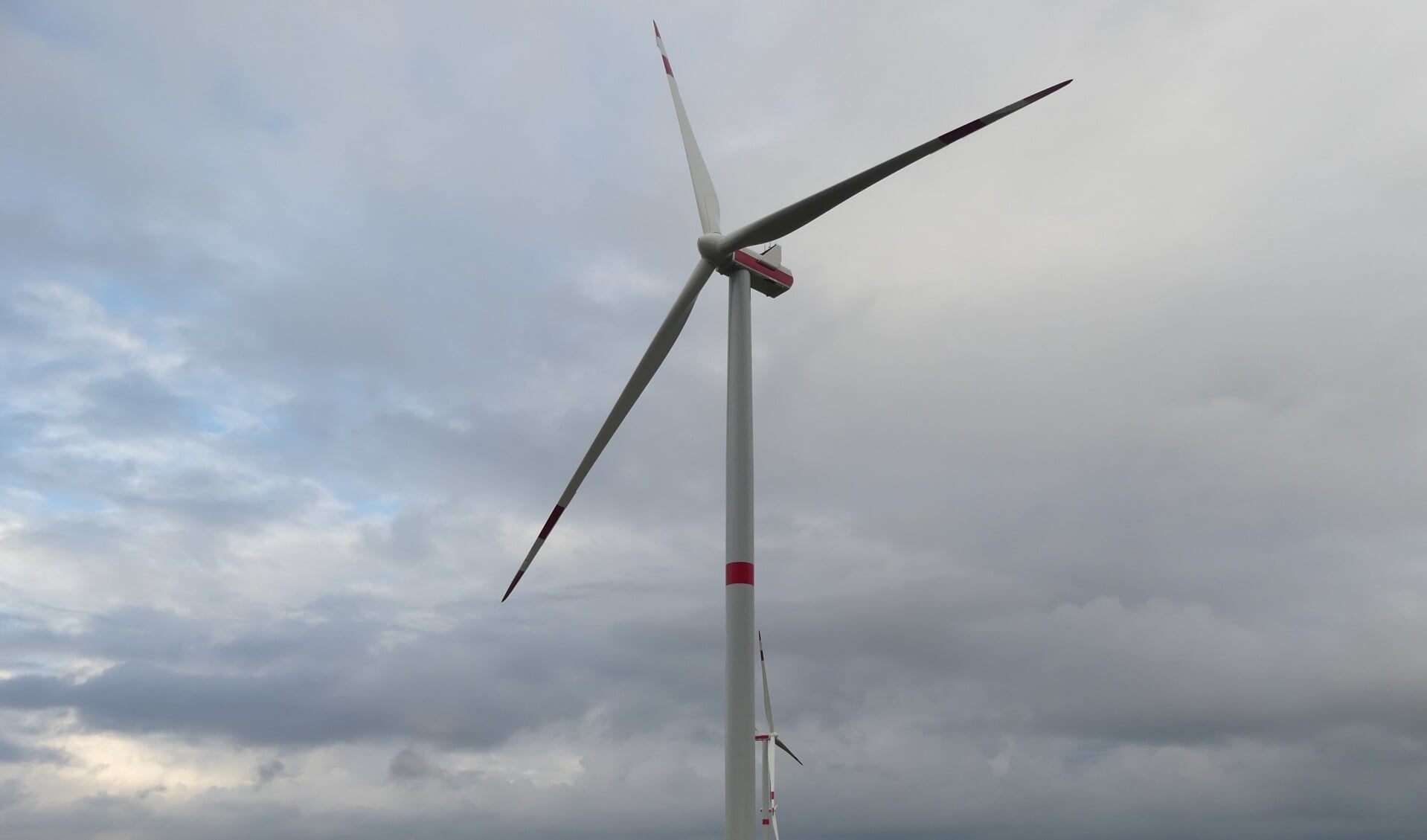 Een van de windmolens nabij Biddinghuizen.