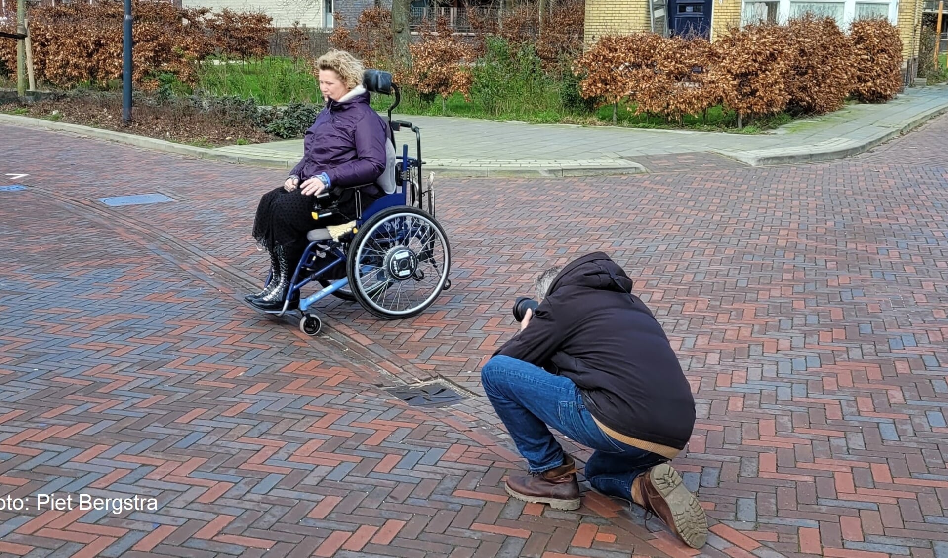 De Noordweg oversteken in een rolstoel is gevaarlijk.