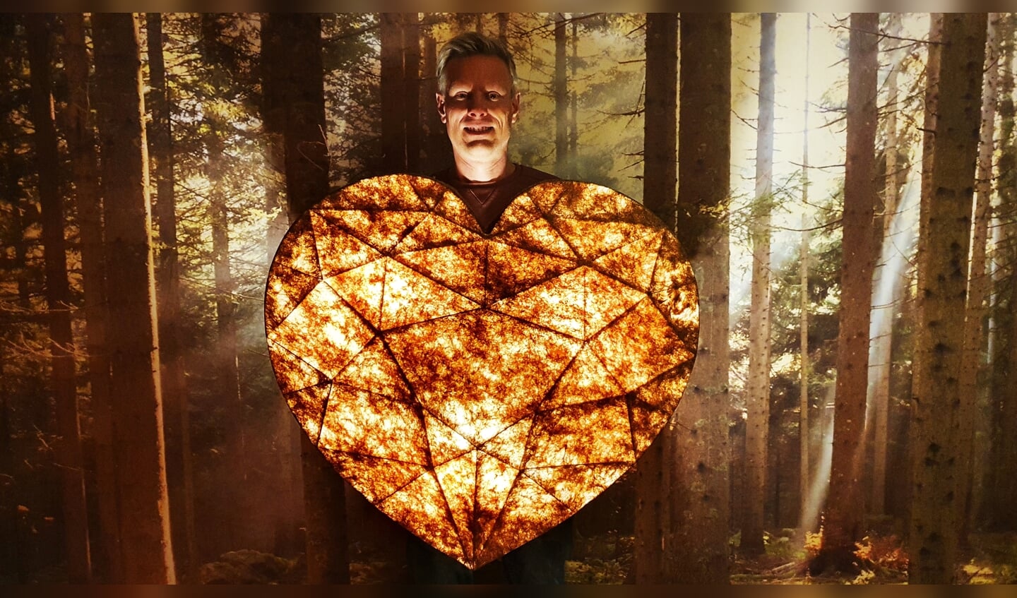 Ralph Dost met zijn Diamond Heart Light